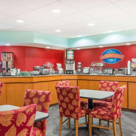 Baymont By Wyndham Greensburg Esterno foto