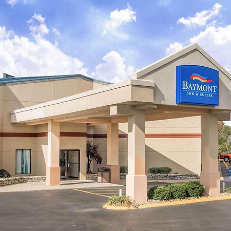 Baymont By Wyndham Greensburg Esterno foto