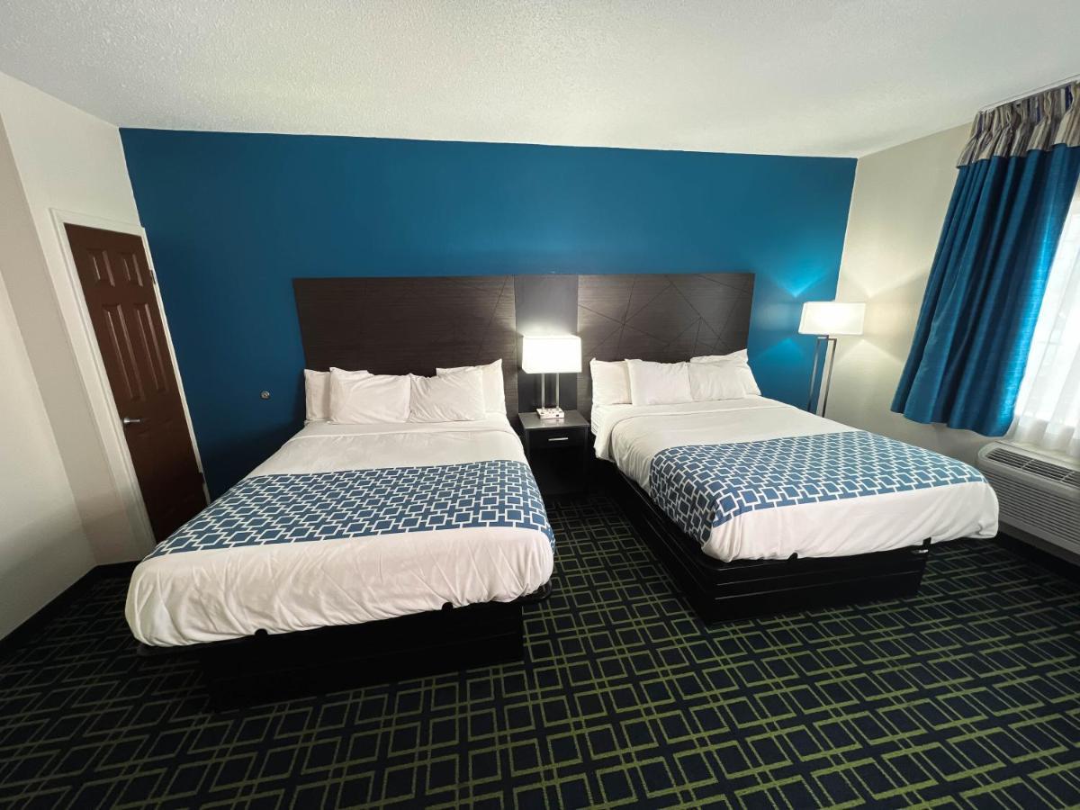 Baymont By Wyndham Greensburg Esterno foto