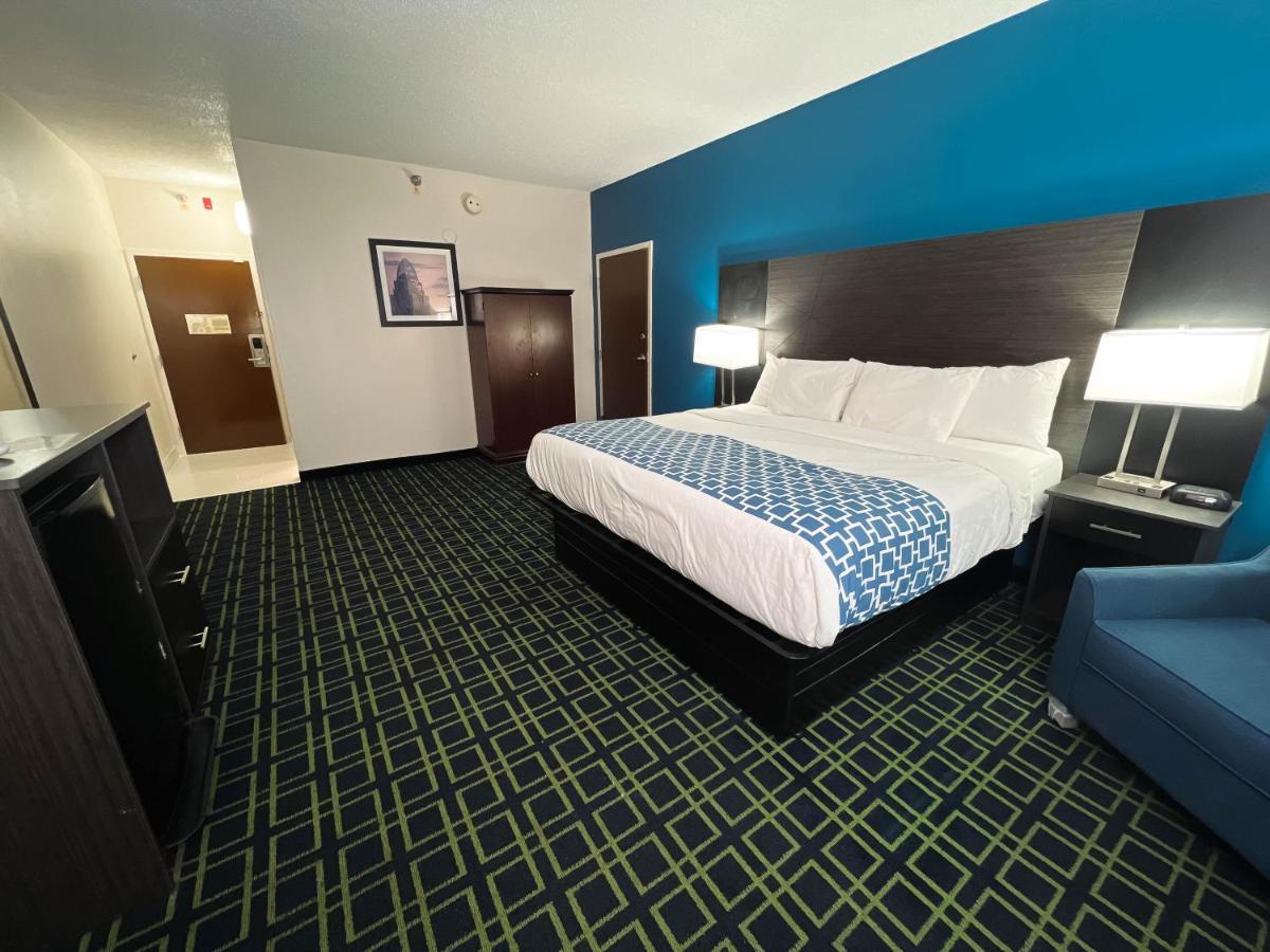 Baymont By Wyndham Greensburg Esterno foto