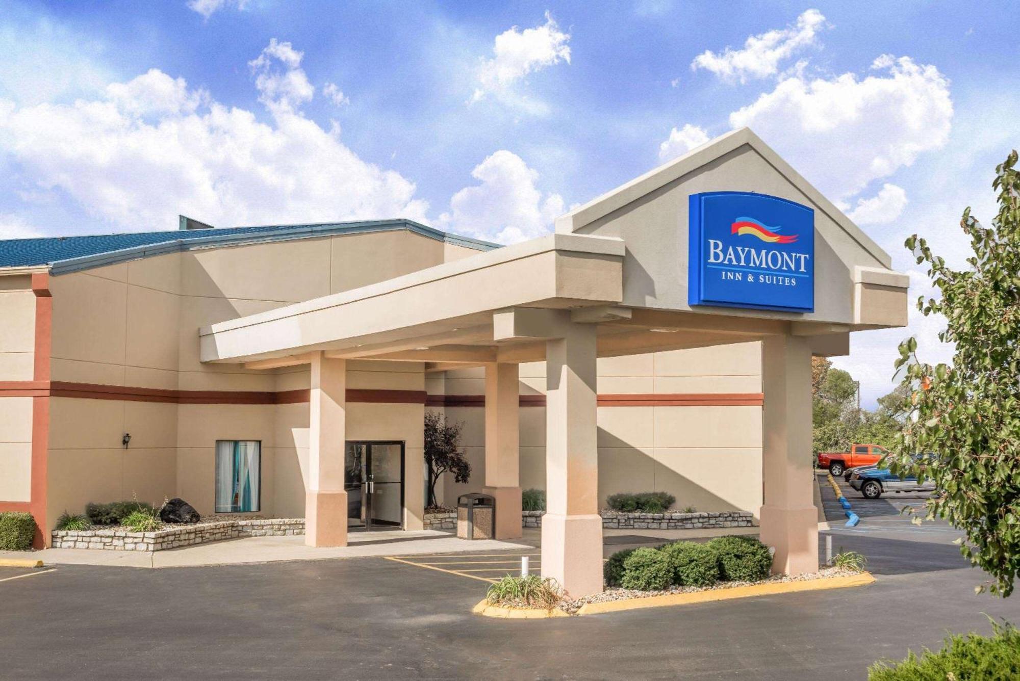 Baymont By Wyndham Greensburg Esterno foto
