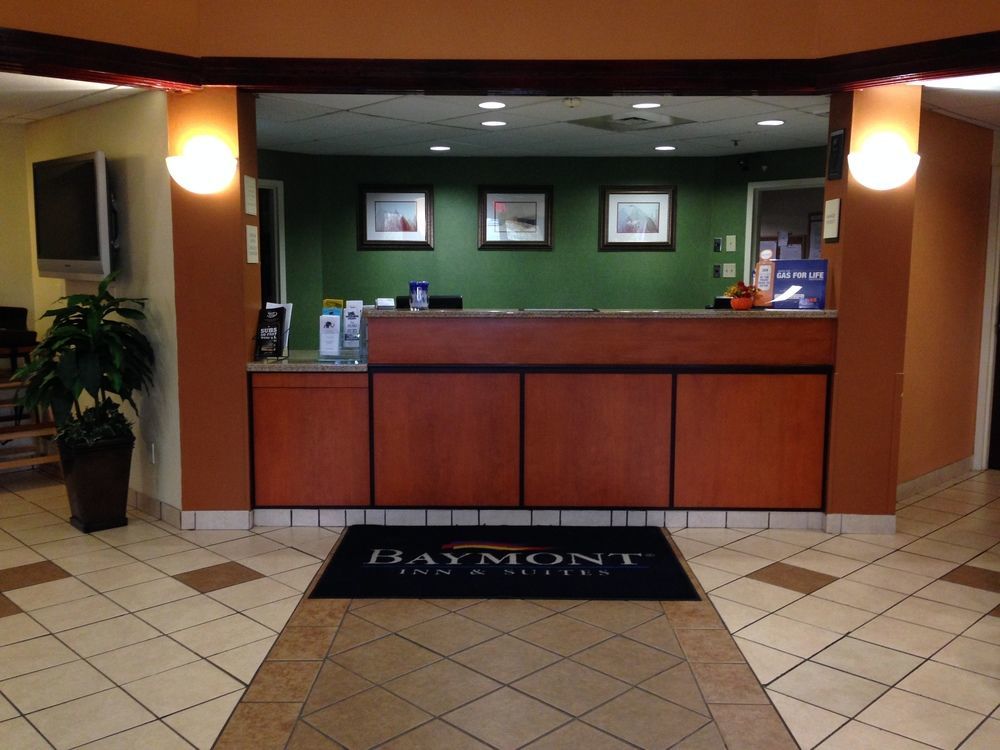 Baymont By Wyndham Greensburg Esterno foto